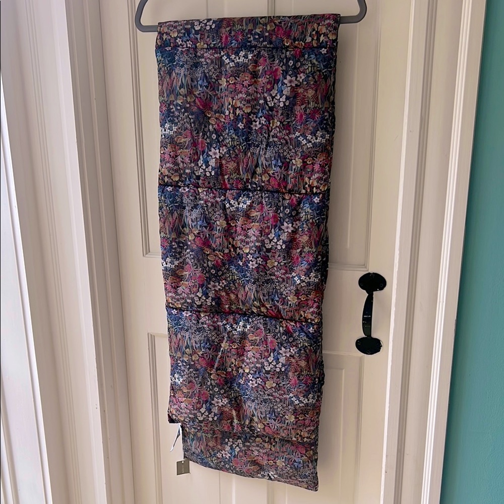 NWT J.Crew Puffer Scarf in Liberty Floral - Picture 4 of 8
